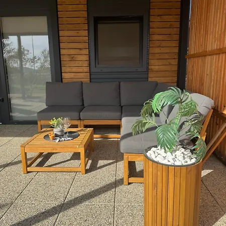Sunny - Mobile In A With A Pool, Few Steps From The 아파트 *