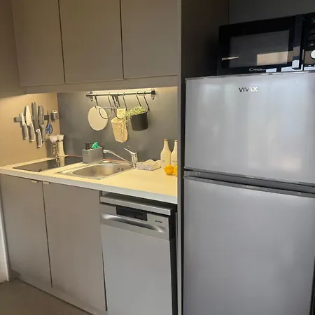 Sunny - Mobile 1 Minute From With Free Parking And Wifi! *