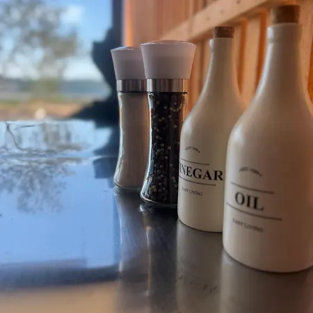 Apartmán Sunny - Mobile 1 Minute From With Free Parking And Wifi! *