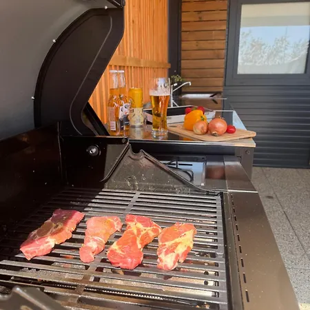 Sunny - Mobile 1 Minute From With Free Parking And Wifi! Apartmán Pirovac