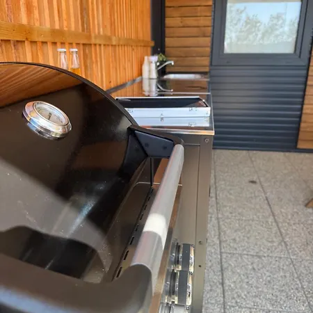 Sunny - Mobile 1 Minute From With Free Parking And Wifi! * Pirovac
