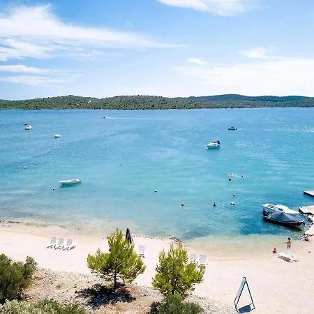 Sunny - Mobile 1 Minute From With Free Parking And Wifi! Apartmán