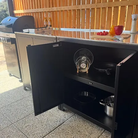 Sunny - Mobile 1 Minute From With Free Parking And Wifi! Apartmán Pirovac