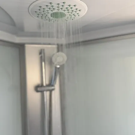 Apartmán Sunny - Mobile 1 Minute From With Free Parking And Wifi! *