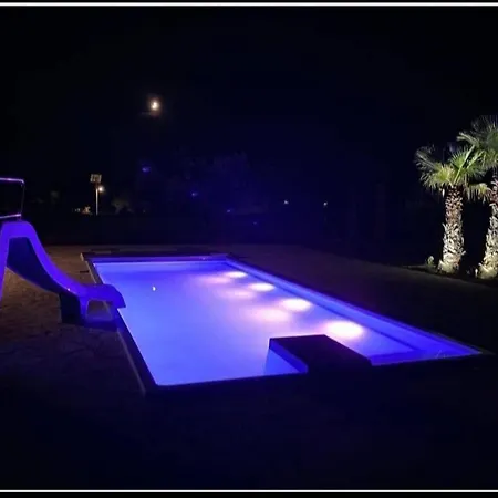 Sunny - Mobile In A With A Pool, Few Steps From The