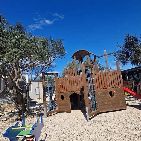 Sunny Stay - Mobile Home In A Campsite With A Pool, Few Steps From The Beach Pirovac