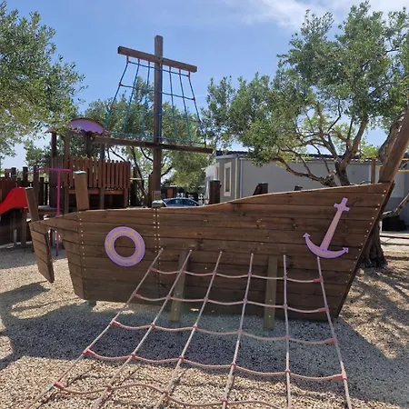 Sunny - Mobile 1 Minute From With Free Parking And Wifi! *