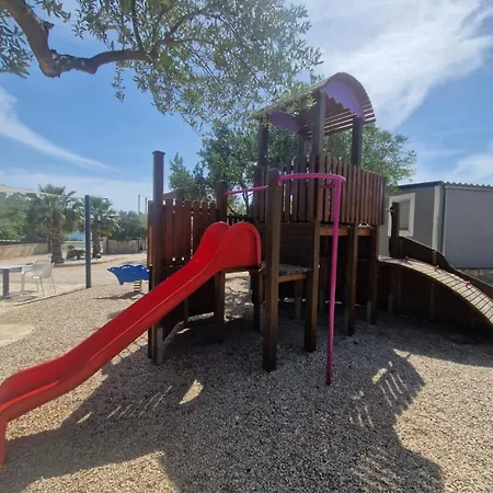 Apartmán Sunny - Mobile 1 Minute From With Free Parking And Wifi!