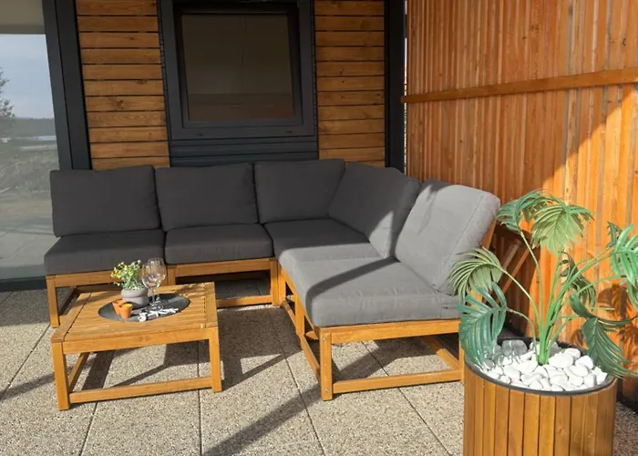 Sunny - Mobile 1 Minute From With Free Parking And Wifi!