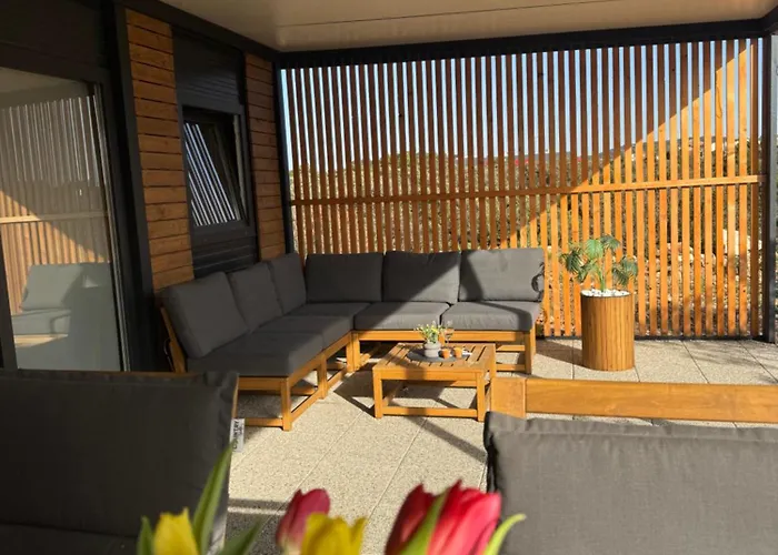 Sunny - Mobile 1 Minute From With Free Parking And Wifi! アパート ピロヴァッツ