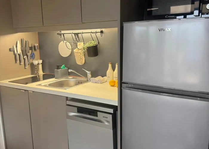 Sunny - Mobile 1 Minute From With Free Parking And Wifi! *