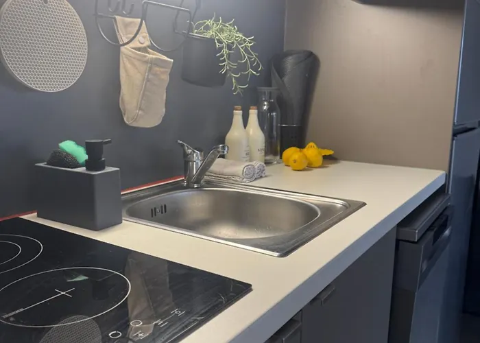 Sunny - Mobile 1 Minute From With Free Parking And Wifi! *