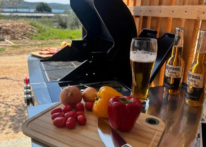 Sunny - Mobile 1 Minute From With Free Parking And Wifi! * ピロヴァッツ