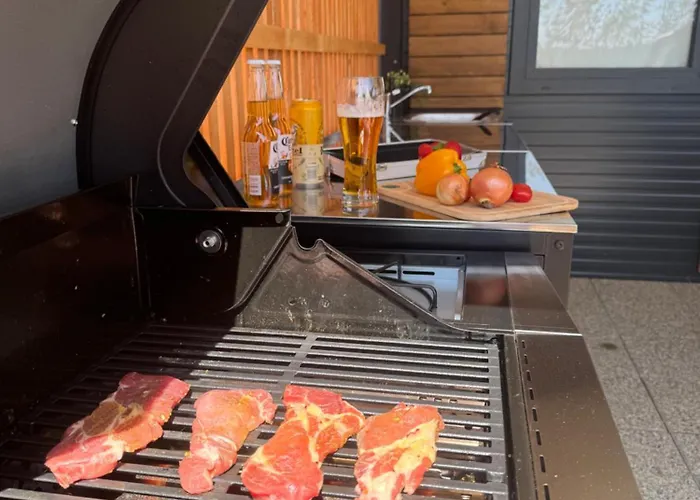 Sunny - Mobile 1 Minute From With Free Parking And Wifi! アパート ピロヴァッツ