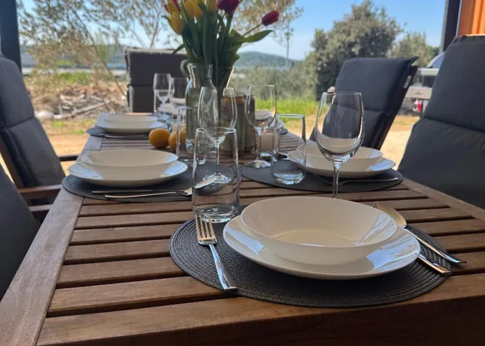 アパート Sunny - Mobile 1 Minute From With Free Parking And Wifi!