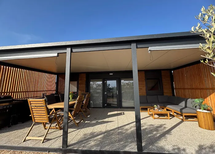 Sunny - Mobile 1 Minute From With Free Parking And Wifi! アパート *