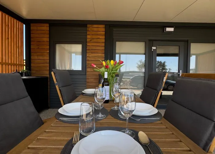 Sunny - Mobile 1 Minute From With Free Parking And Wifi! アパート *