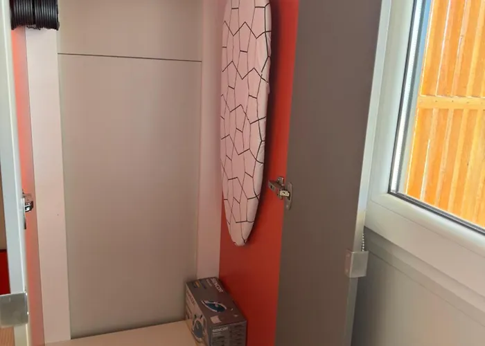 Sunny - Mobile 1 Minute From With Free Parking And Wifi! ピロヴァッツ