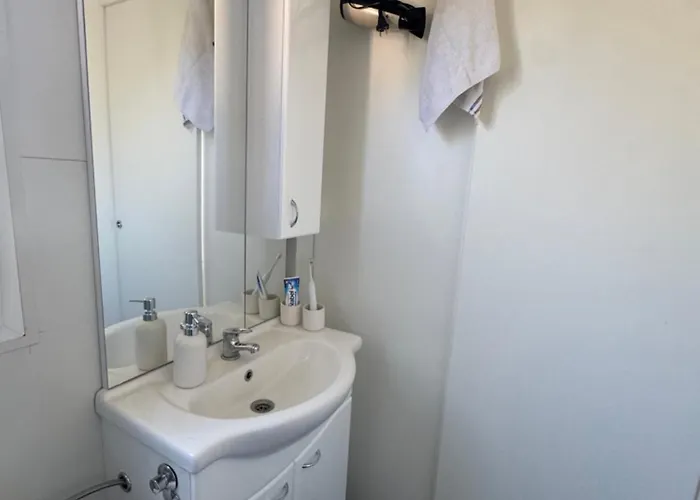 アパート Sunny - Mobile 1 Minute From With Free Parking And Wifi! ピロヴァッツ