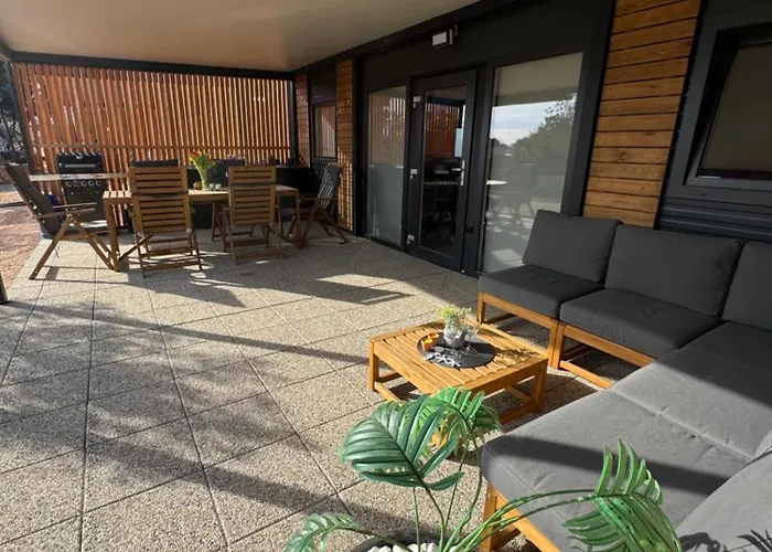 Sunny - Mobile 1 Minute From With Free Parking And Wifi! * ピロヴァッツ