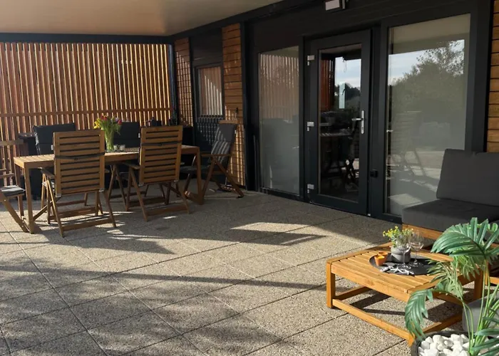 Sunny - Mobile 1 Minute From With Free Parking And Wifi! アパート *