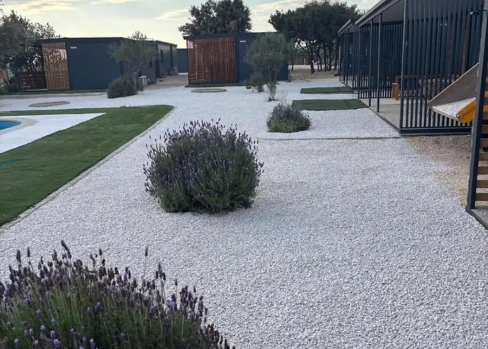 Sunny - Mobile 1 Minute From With Free Parking And Wifi! Apartmán Pirovac